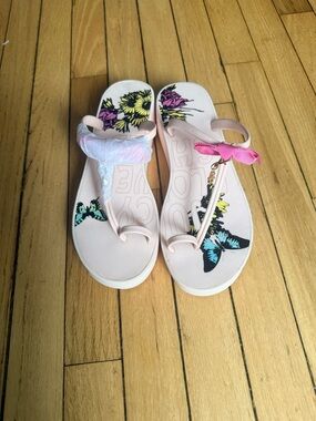 Juicy Couture pink sandals